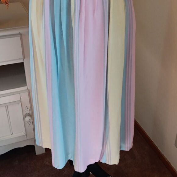 VIntage Ilyza Pastel Striped Skirt - Picture 3 of 8
